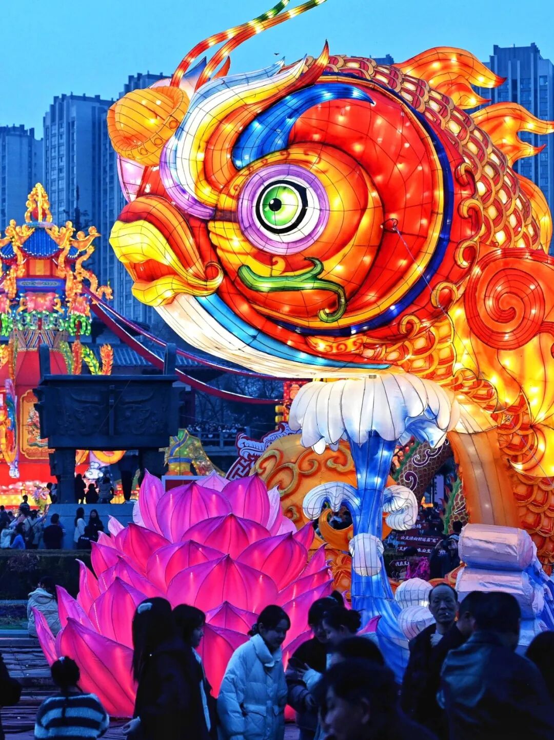 洛阳感谢全体豫c市民接下来准备的还有元宵焰火晚会打铁花