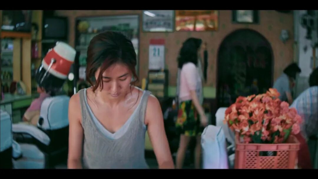 女神的处女作电影《女孩》，青春的伤痛，逃离