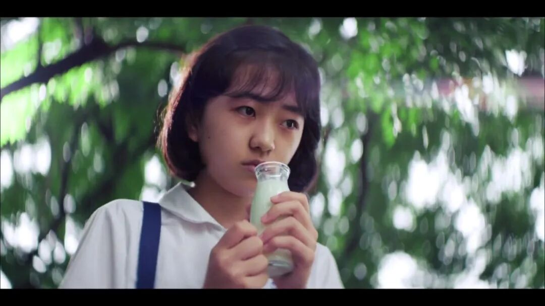 女神的处女作电影《女孩》，青春的伤痛，逃离