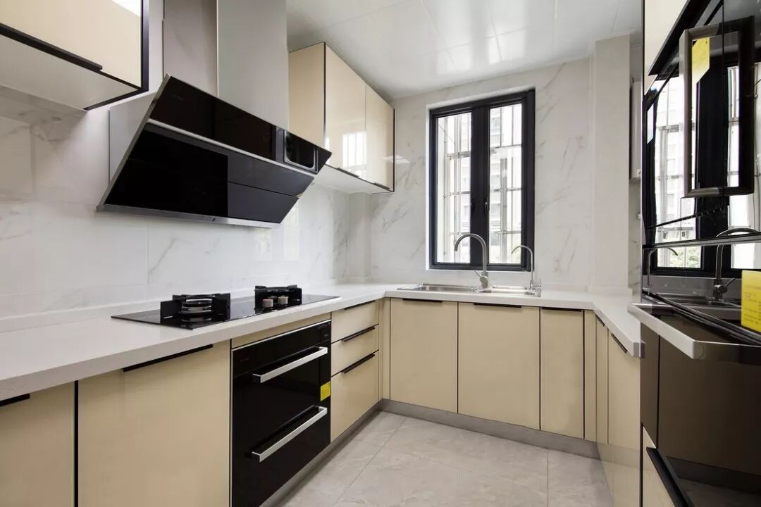 143㎡新中式4室2厅，古典淡雅，整体空间和谐开阔！