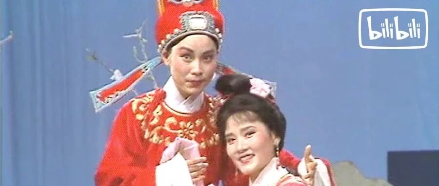 在B站，我跟我妈抢着看戏