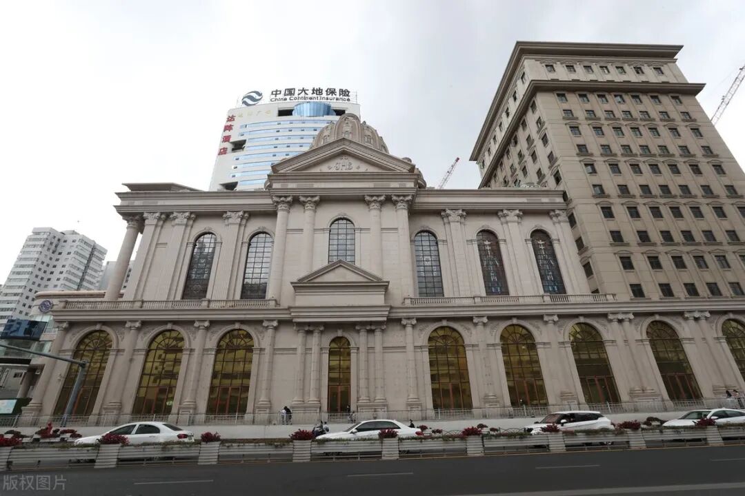 近日爆火成网红打卡点的昆明耶稣圣心堂，长啥样？