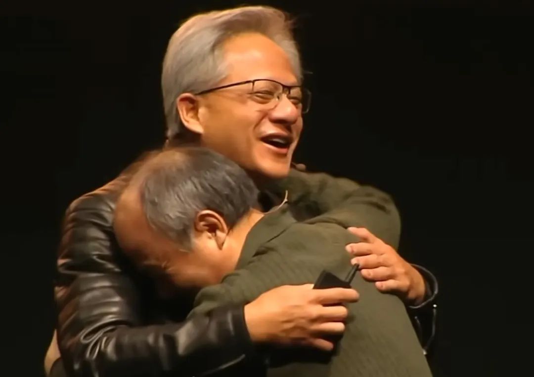 孙正义现身特朗普海湖庄园