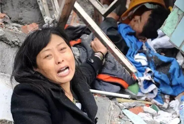 漩口中学55名师生遭遇不幸;映秀小学200多名沉重遇难;北川中学,两栋5