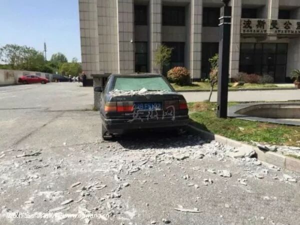 多处地方发生建筑外墙材料脱落现象 所幸均未造成人员伤亡(图3)