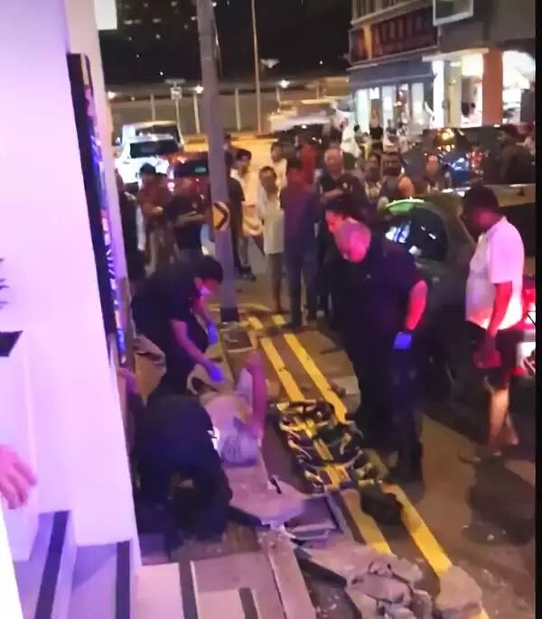 【资讯】新加坡百年建筑外墙脱落，男子砸成重伤！(图3)