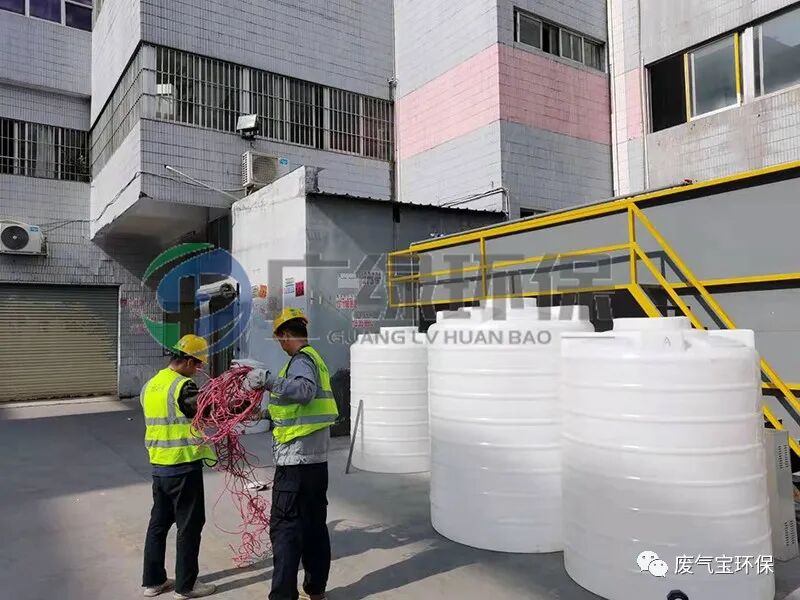 为保证项目进度顺利进展，同事们正奔波在各工地上