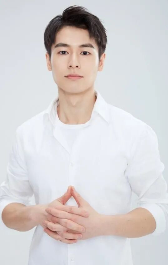 张家瑞:拍戏时遇到的最大困难就是打斗戏和骑马,因为钟锐是我第一次接