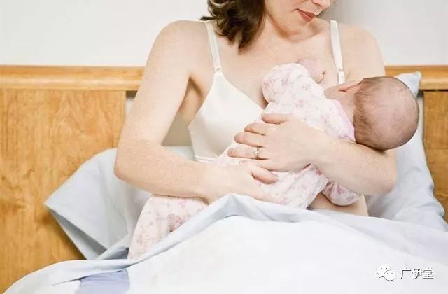 二胎妈妈乳增生演转成癌变现象,十年前的老式回奶留下病根