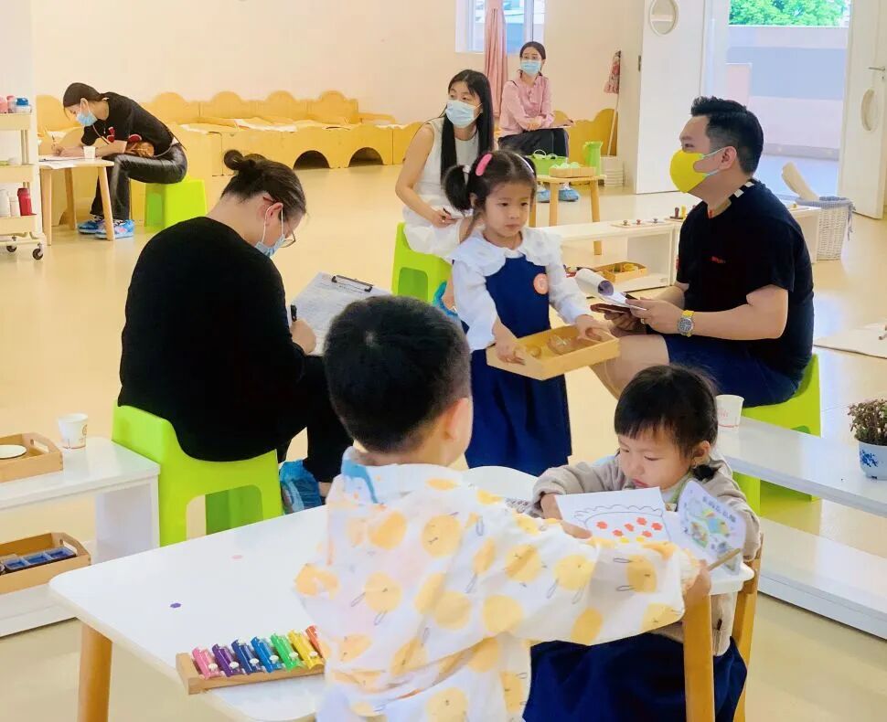 班蒙氏孩子让要上幼儿园_不要让孩子上蒙氏班_蒙氏班后上小学