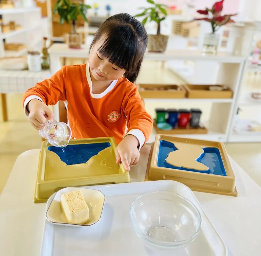 班蒙氏孩子让要上幼儿园_不要让孩子上蒙氏班_蒙氏班后上小学