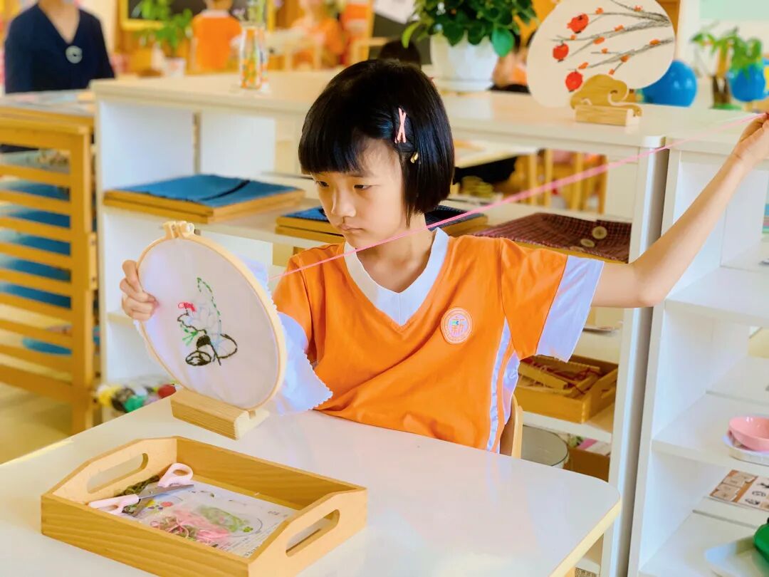 蒙氏班后上小学_班蒙氏孩子让要上幼儿园_不要让孩子上蒙氏班