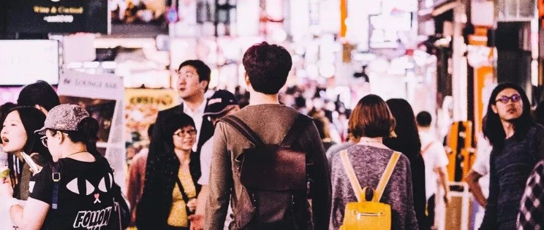 一个人成熟的标志：身段要软，手段要硬