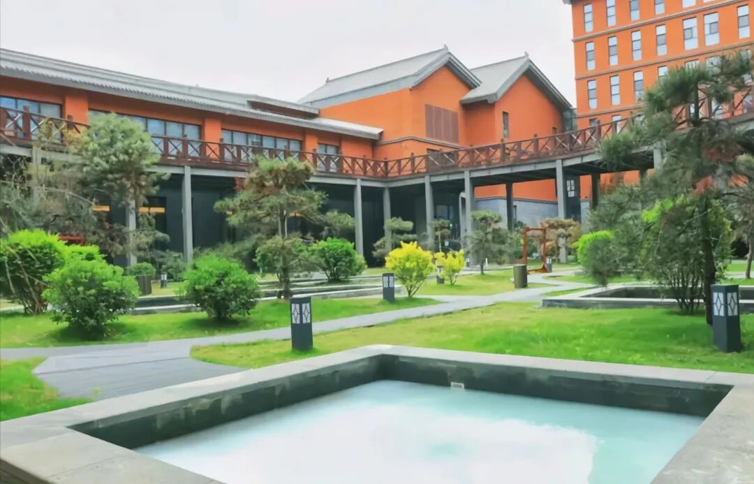 new year06滨港温泉门市价:39元/人电话:029-32315825地址:咸阳市三原