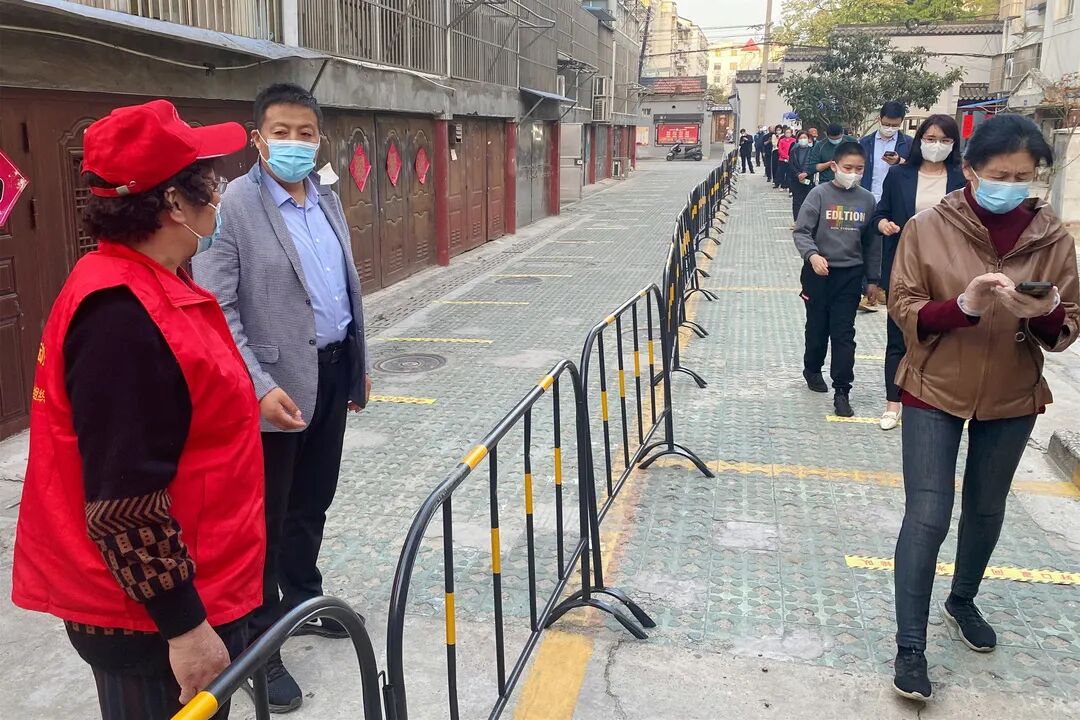 高效有序打卡集贴汶河街道开展新一轮全员核酸检测