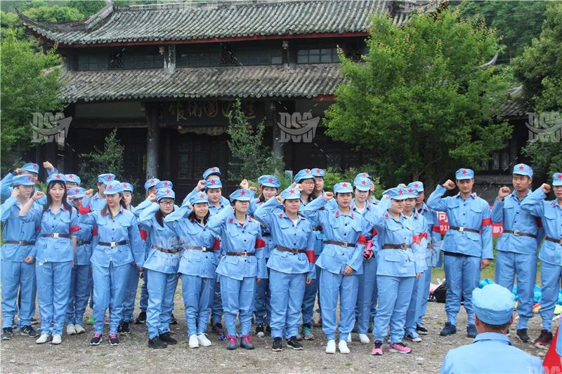 探索团建 | 凝聚青春能量，传承“五四”精神！