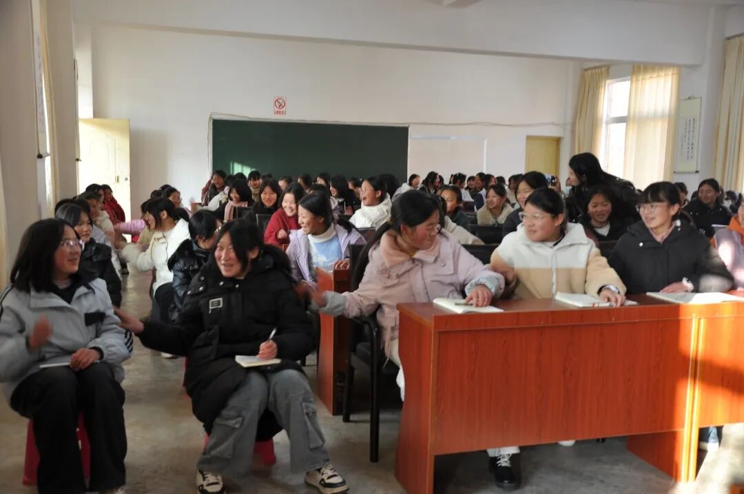 青春期讲座 (2).JPG
