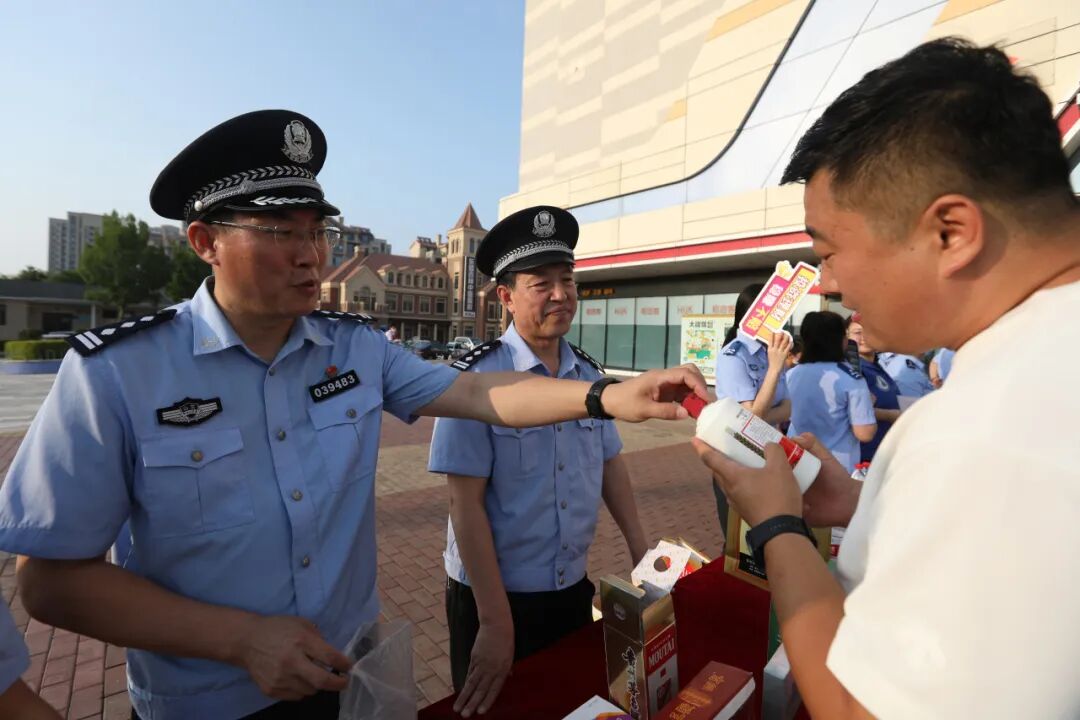 东营市公安局公安大集_庆祝中国共产党成立102周年警民互动_东营 警察