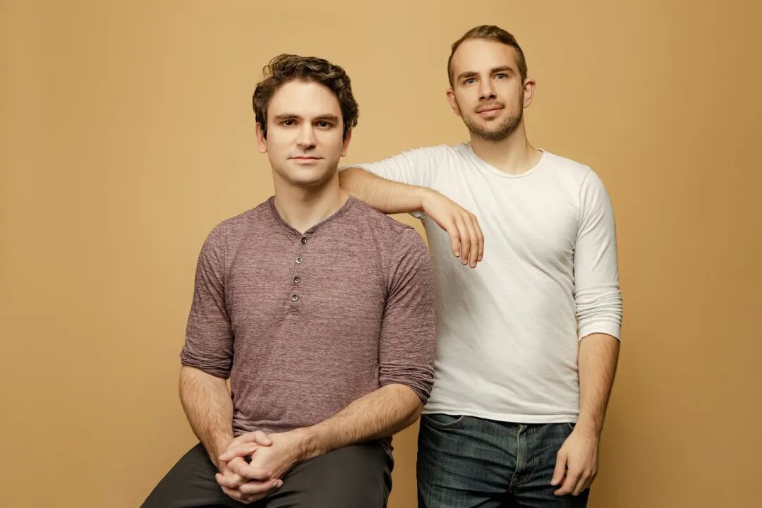 OpenSea 创始人 Alex Atallah（左）与 Devin Finzer（右）