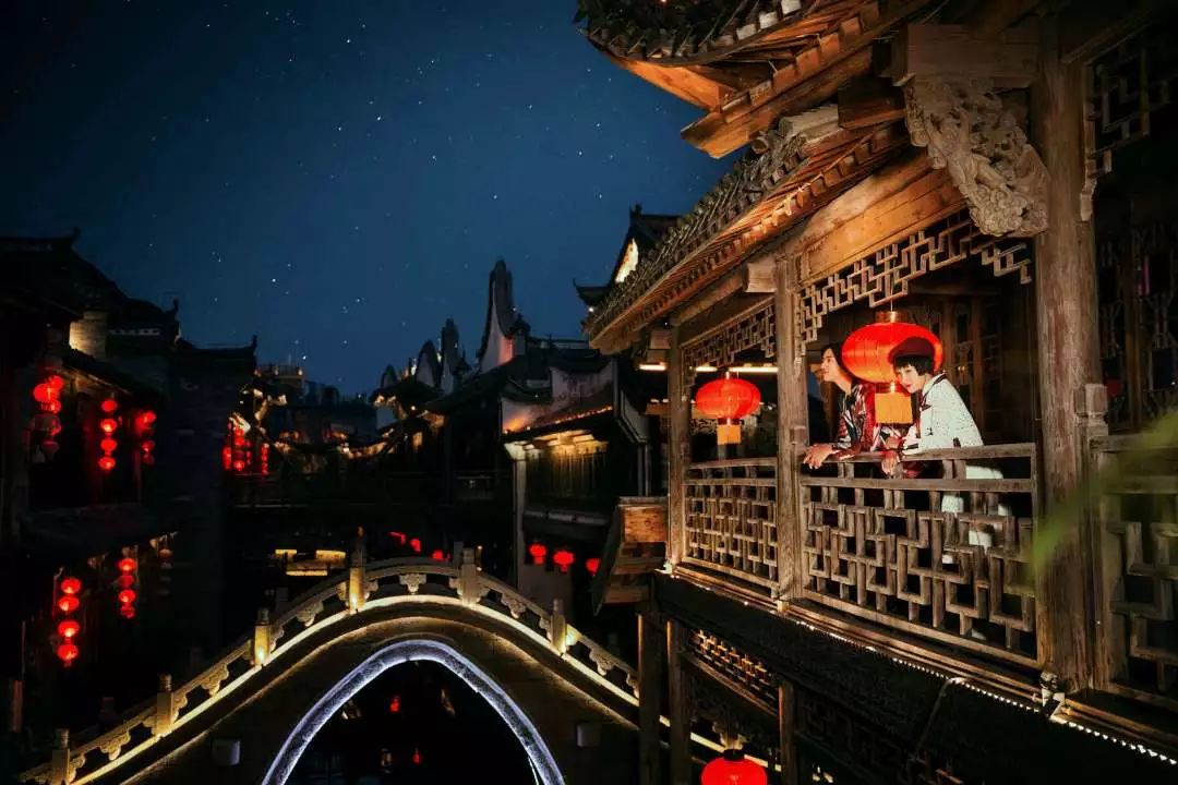 此时五月台儿庄古城,花开正盛,各色美景带给你小惊喜! 此时五月台儿庄古城,花开正盛,各色美景带给你小惊喜!