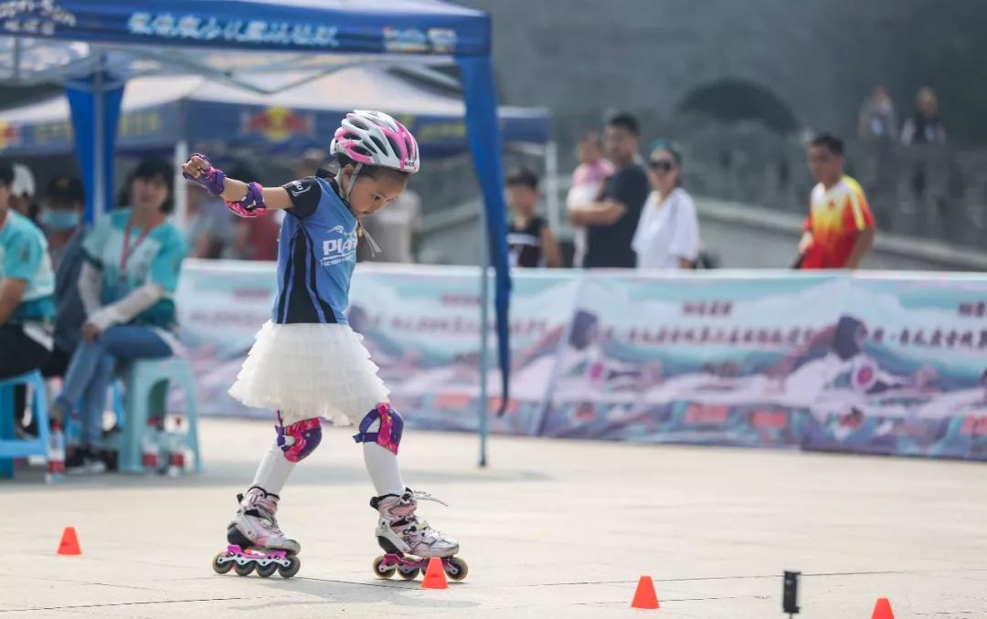 第二届中国台儿庄古城国际轮滑节举行