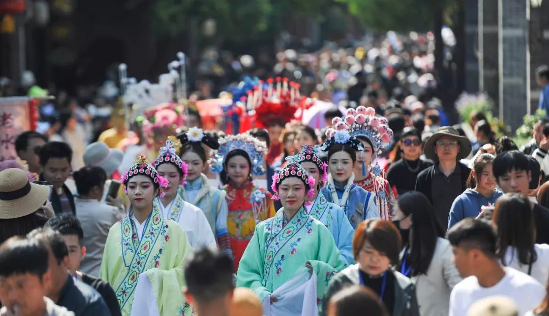 台儿庄古城中秋网红打卡地!嫦娥姐姐在线等你来撩! 台儿庄古城中秋网红打卡地!嫦娥姐姐在线等你来撩!
