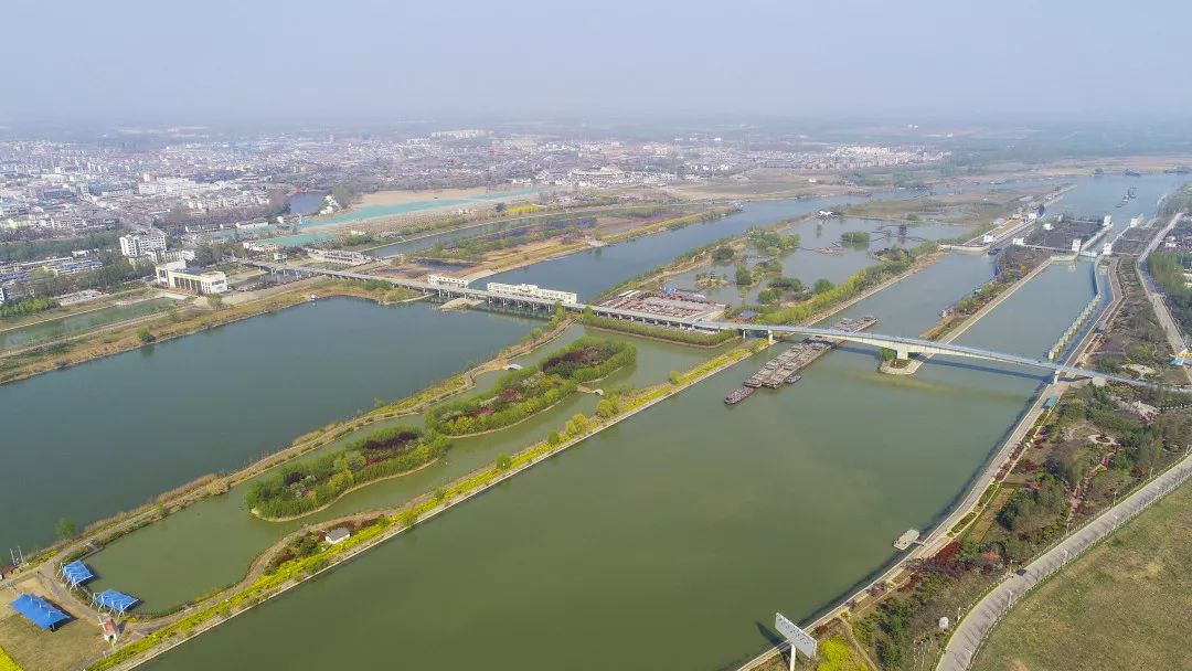 春天的双龙湖:铺陈迷人的春游画卷 春天的双龙湖:铺陈迷人的春游画卷