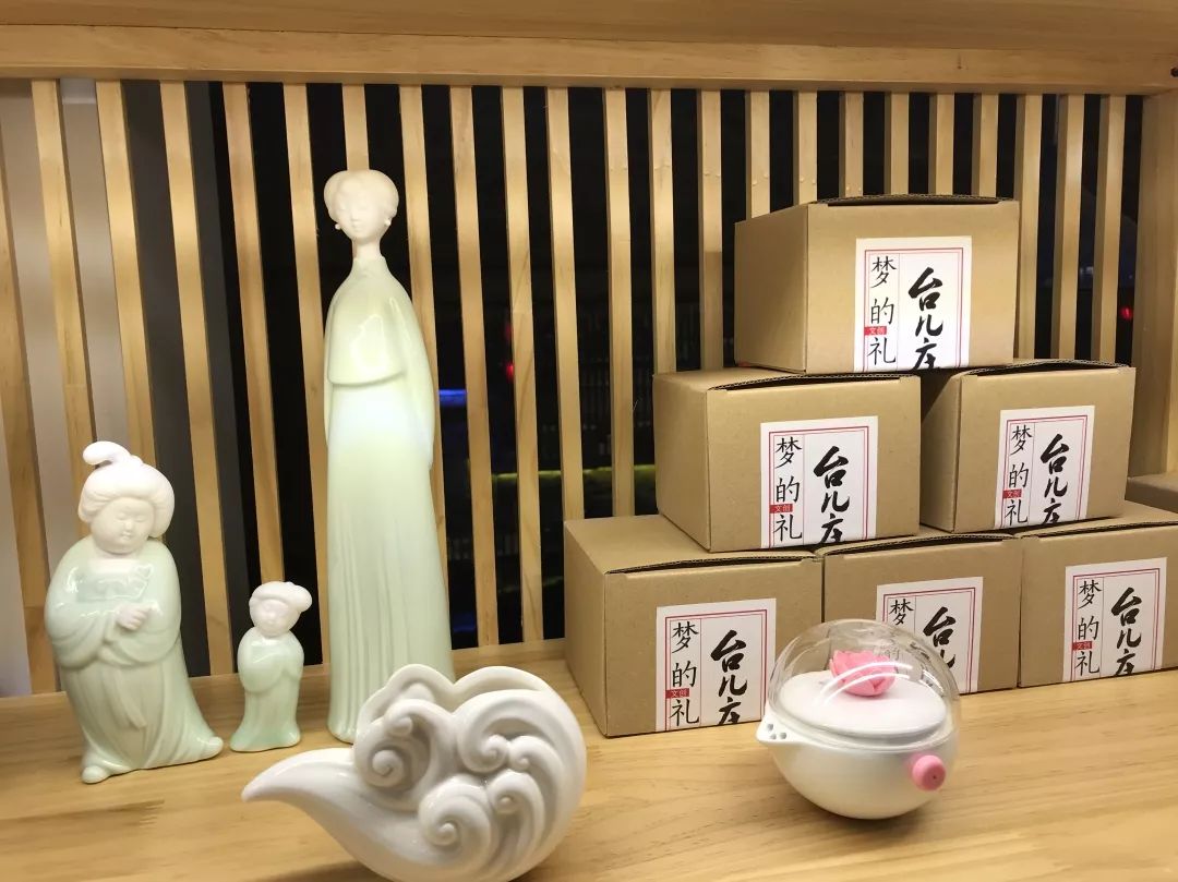 高颜值网红打卡地 | 台儿庄古城“梦的礼物”文创产品旗舰店,只为遇见你 高颜值网红打卡地 | 台儿庄古城“梦的礼物”文创产品旗舰店,只为遇见你