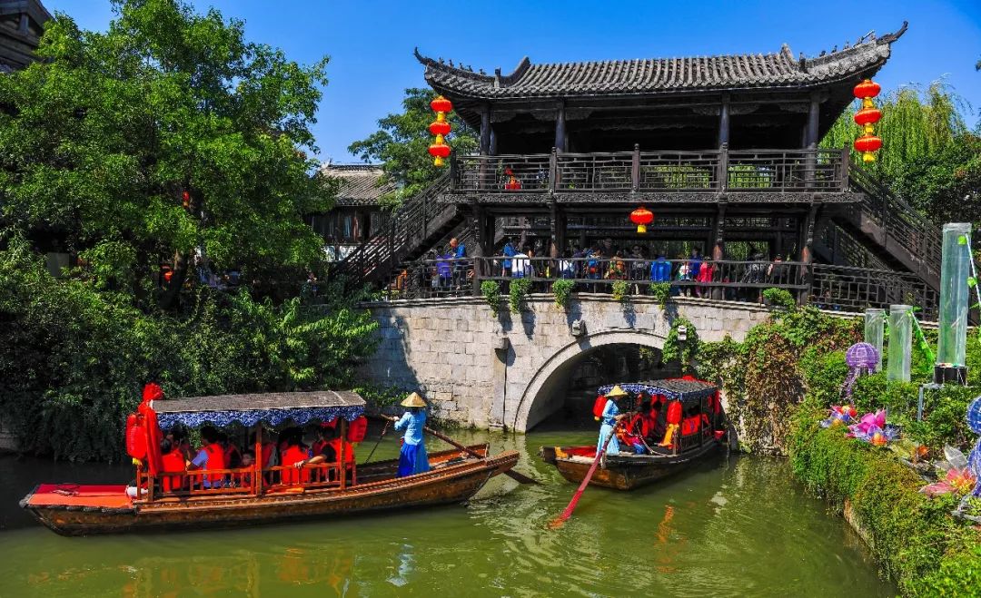 台儿庄古城参加淮海经济区首届文旅策划营销峰会和2019山东省体育产业高峰论坛