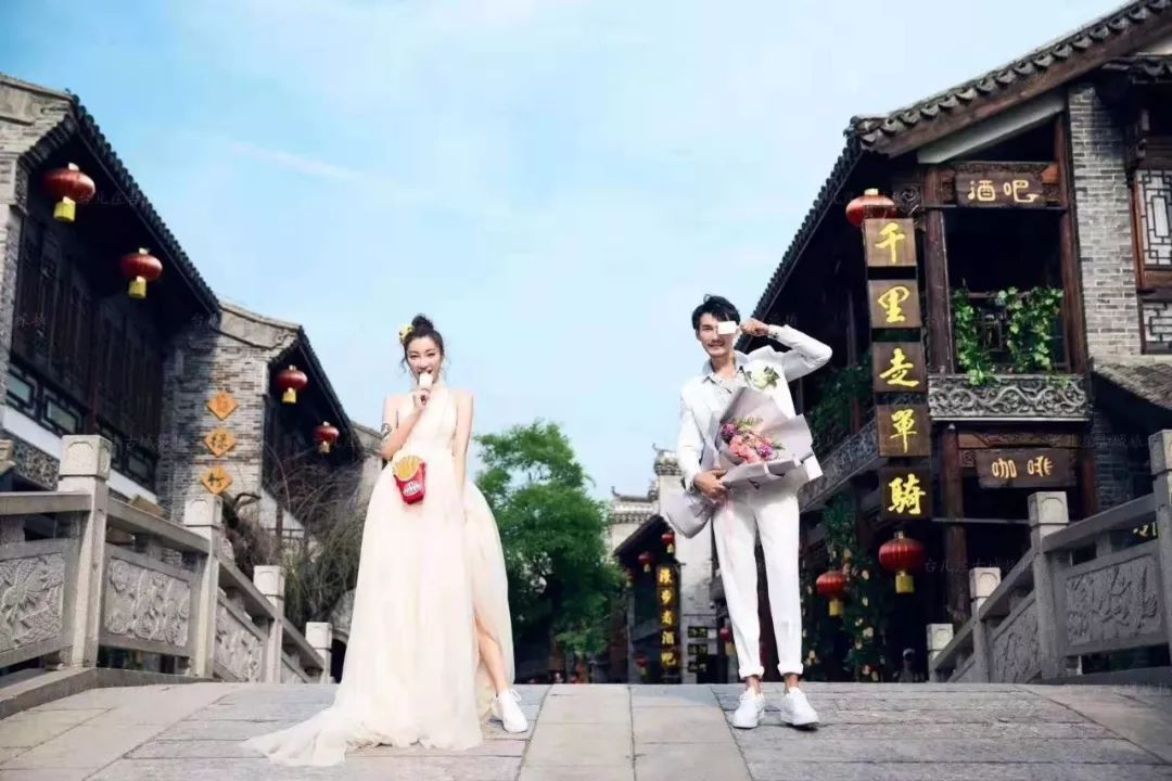 全场婚纱套系8.8折优惠,是哪里?台儿庄古城圆梦婚嫁旅拍基地 全场婚纱套系8.8折优惠,是哪里?台儿庄古城圆梦婚嫁旅拍基地