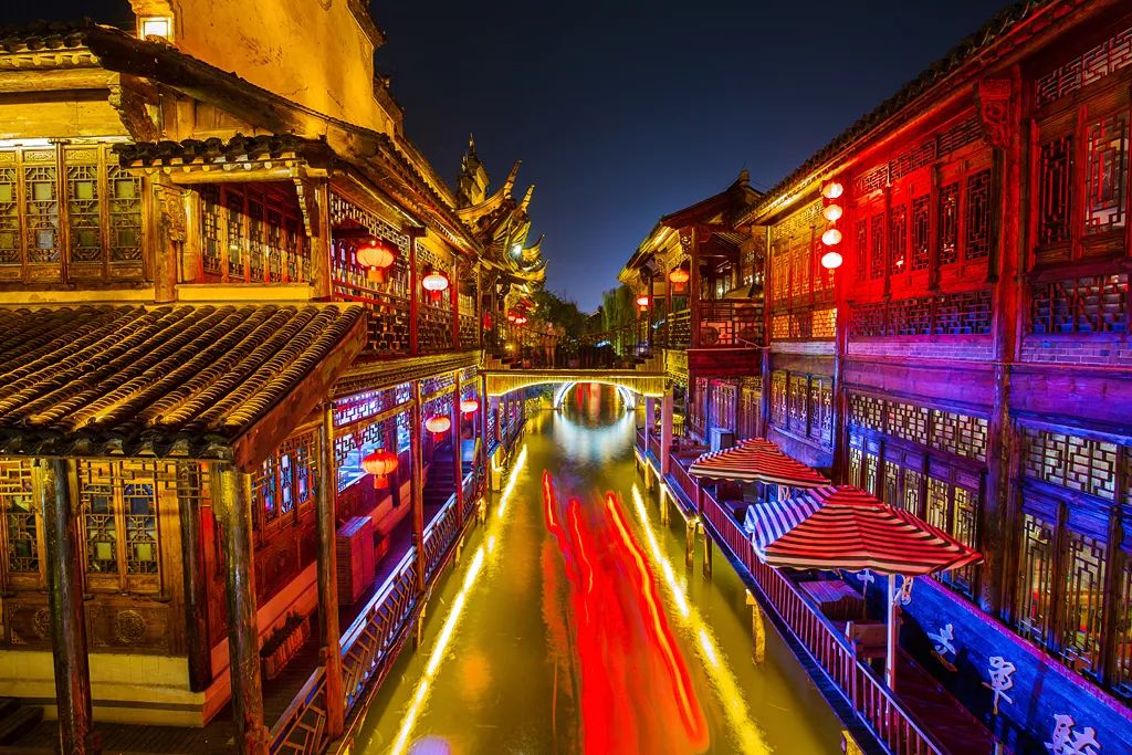 陪伴是最长情的告白,带着妈妈去台儿庄古城旅行 陪伴是最长情的告白,带着妈妈去台儿庄古城旅行