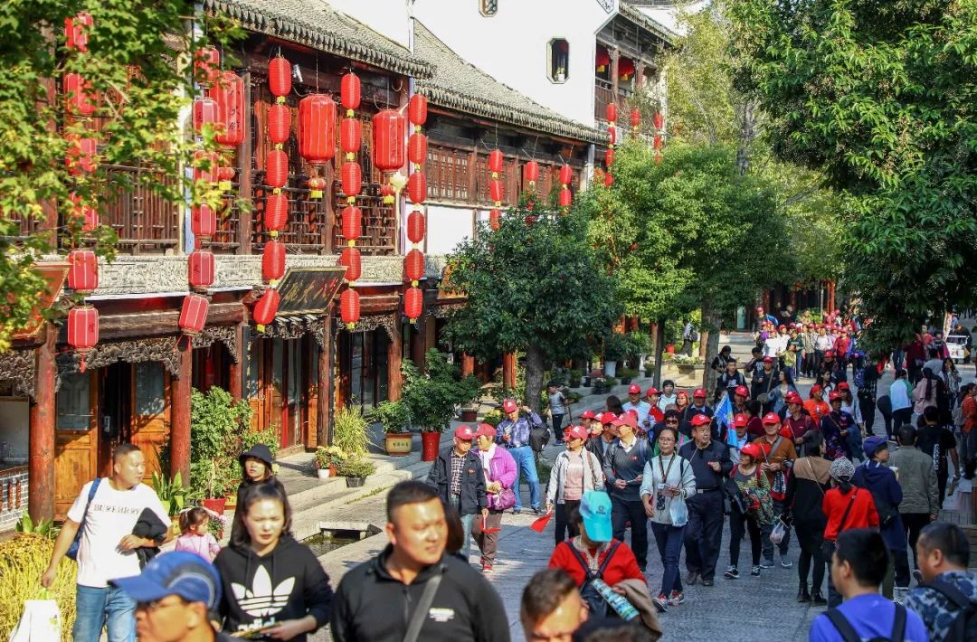 台儿庄古城:金秋最美时 万人游古城 台儿庄古城:金秋最美时 万人游古城