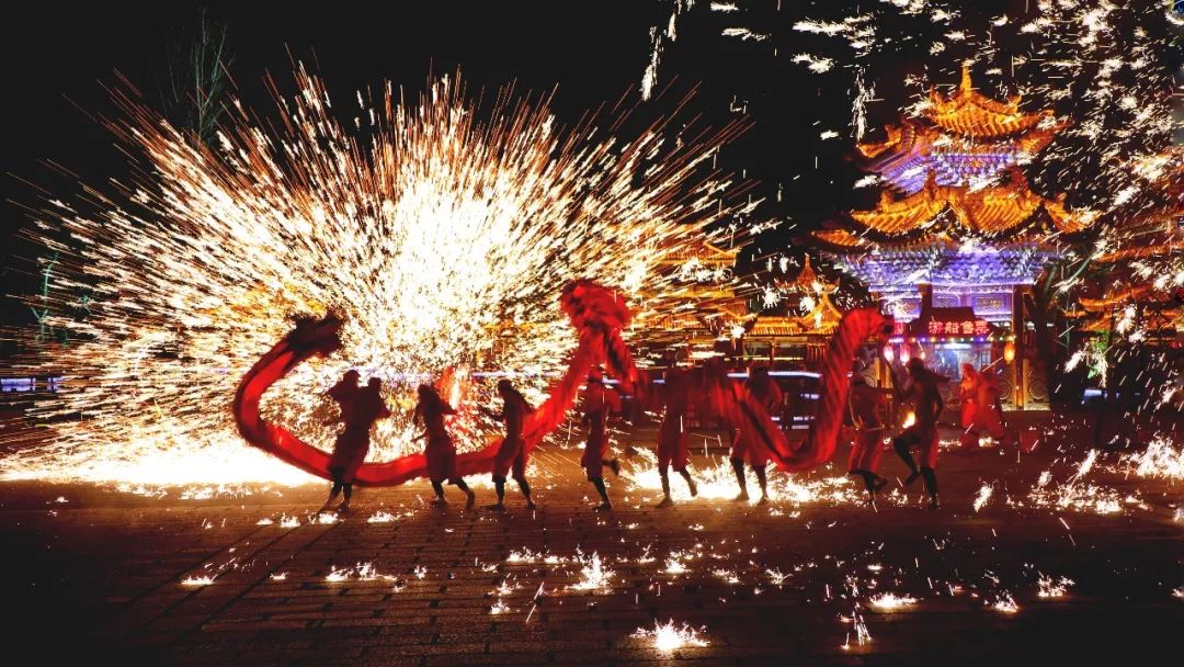 古城“红”,中国年丨到最有年味的台儿庄古城过大年! 古城“红”,中国年丨到最有年味的台儿庄古城过大年!
