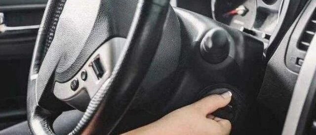 开车最费油的4个坏习惯，不仅费油还伤车，最后一个至关重要