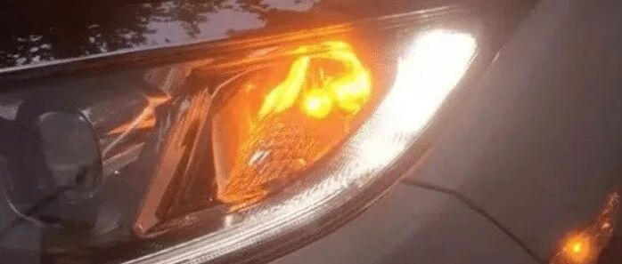 转向灯新规已定，抓到一次扣1分罚款300元，交警：将全国严查！