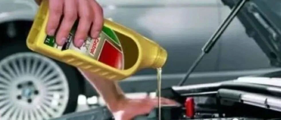 汽车机油不及时更换的后果？小心你的发动机