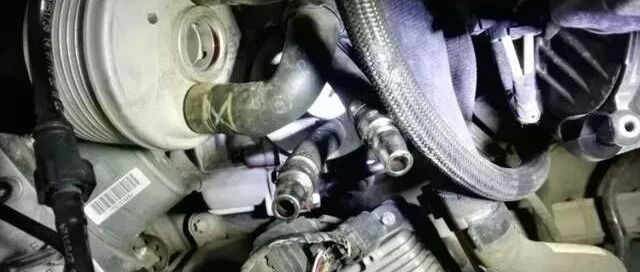 5000公里换机油是“瞎扯”？修理工：都错了，应该这样换才对