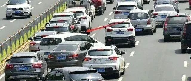 细数7大开车陋习，第6个真不能忍！