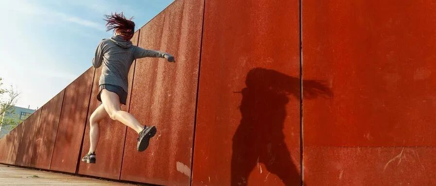 白带有血丝，但又不是例假，这是怎么回事？