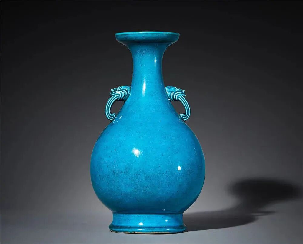 明清官窑中的"孔雀蓝釉",罕见至极,不收藏可惜了!