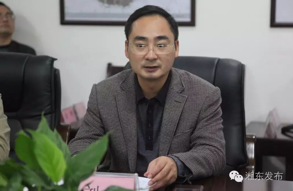 座谈会上,刘铸在简要介绍湘东区情后说,韩国客商此次来华考察,为