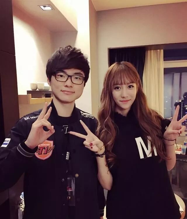 然而,在17年5月,南波儿人气不断走高的情况下,突然宣布停播,原因则是