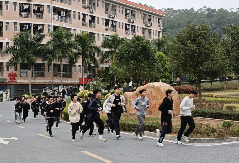 屏幕截图 2025-12-06 135935(1).png