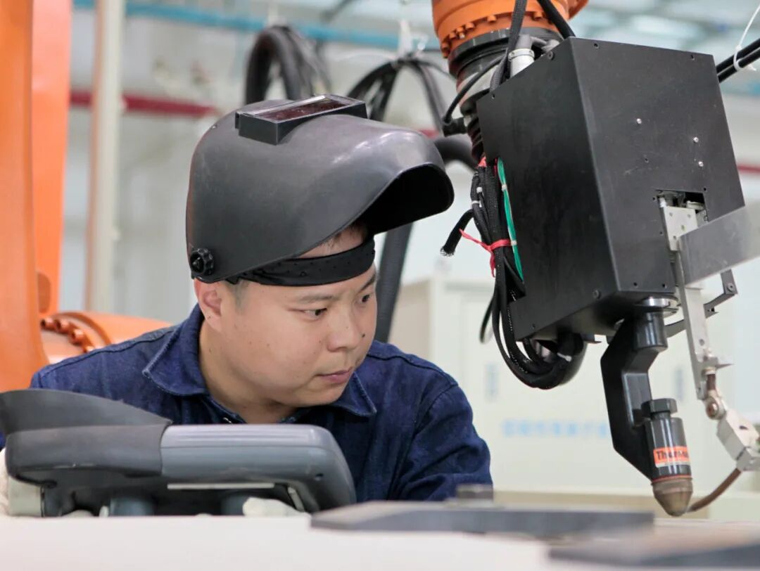 2008年进入航天科技集团五院529厂,彼时的郑兴对航天事业还懵懂无知