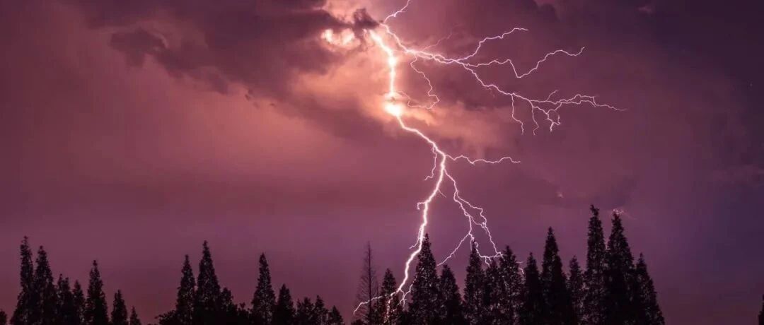 刚刚，直接杀向美国后院，大国激烈对抗上演