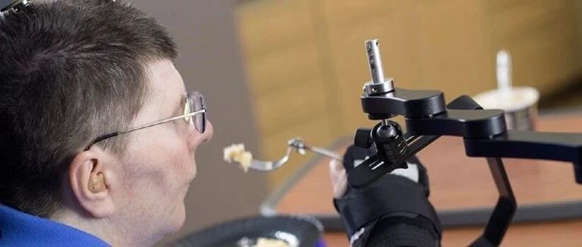 科研人员研发无线化脑机接口，未来或将完全植入脑皮层