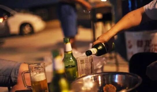 67签酒桌生死状需要这么拼吗