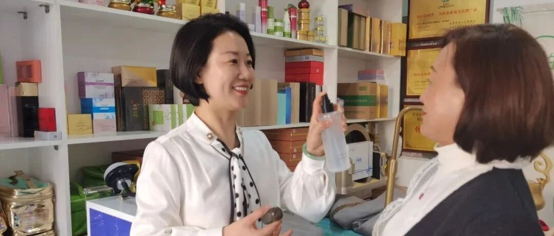 精心呵护城镇“微细胞”：开门见“美”