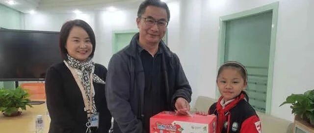 又有小学生指出教材错误！出版社赠书感谢