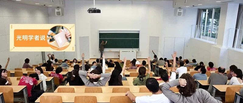 今天的大学生该多看书了